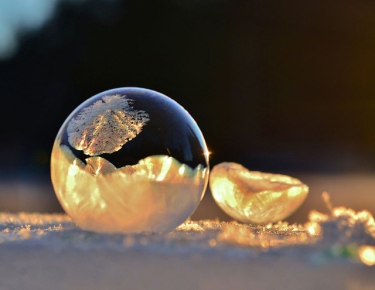 frozen-bubbles-angela-kelly-1_640px